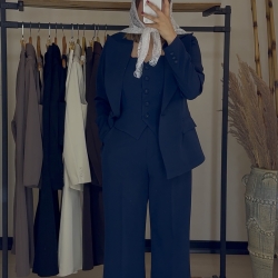 کت وشلوار و جلیقه 