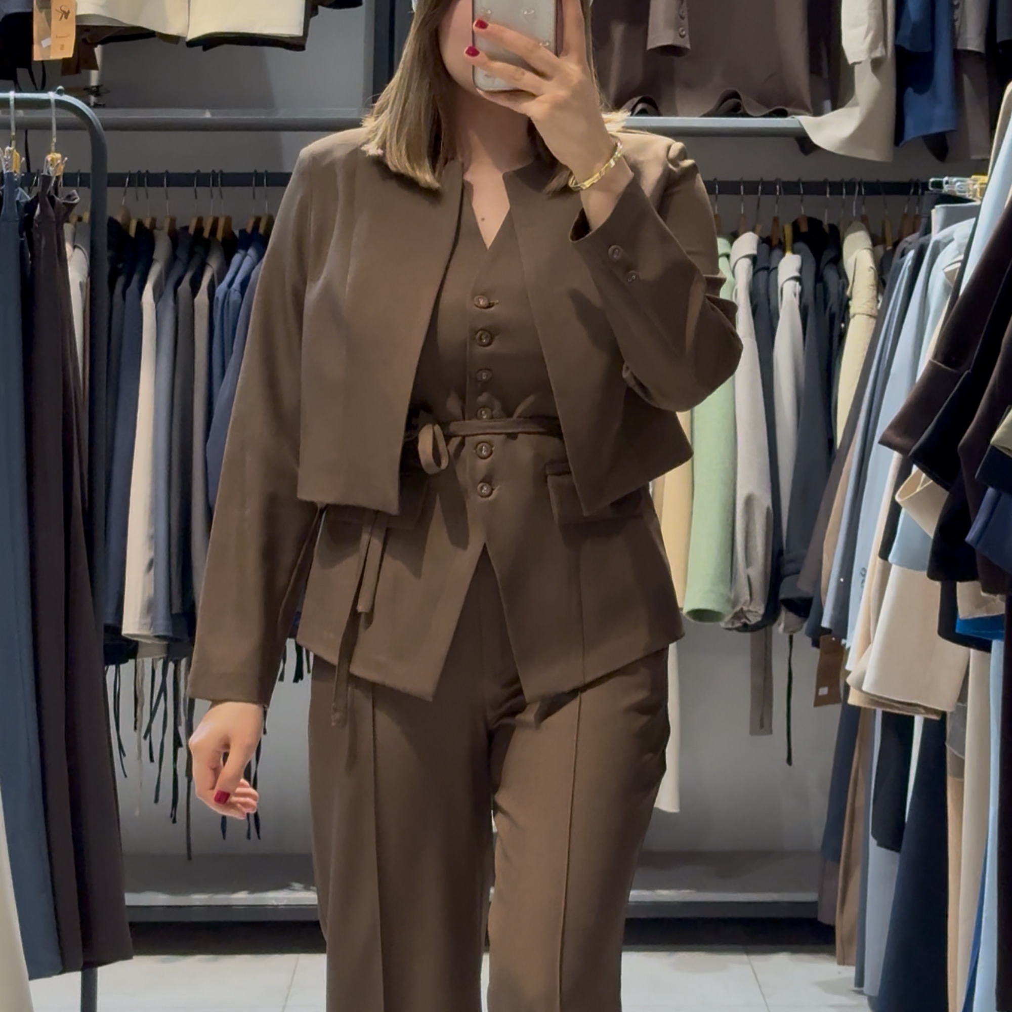 کت کراپ و جلیقه و شلوار