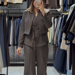 کت کراپ و جلیقه و شلوار